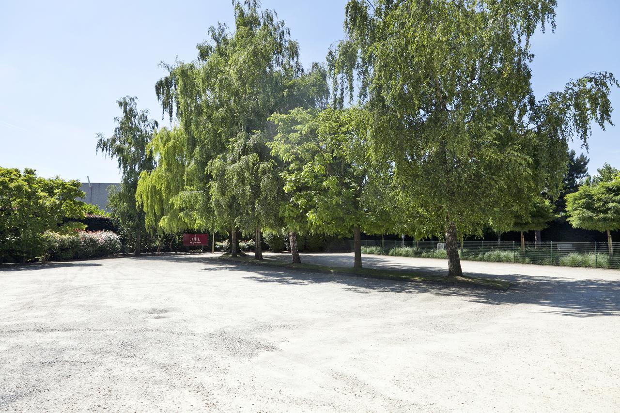 El Parador Tielt Bagian luar foto