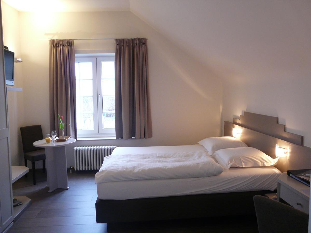 El Parador Tielt Bagian luar foto